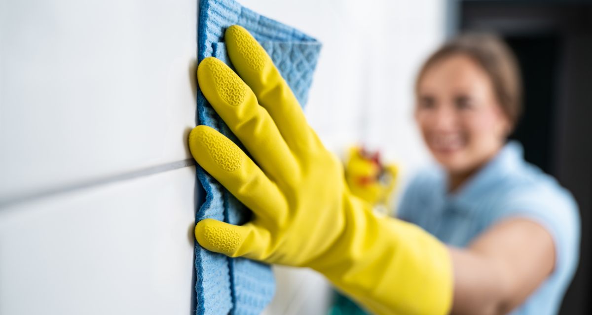 commercial cleaning gloves