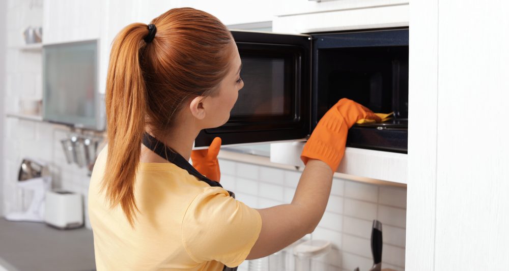 How to clean an oven